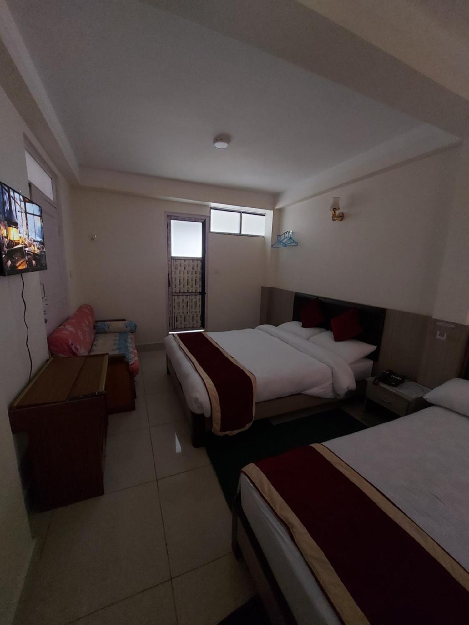 Om Bramha Hotel Katmandou Extérieur photo