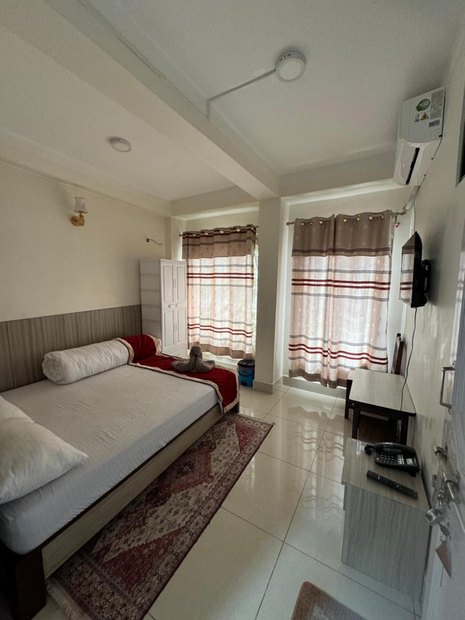 Om Bramha Hotel Katmandou Extérieur photo