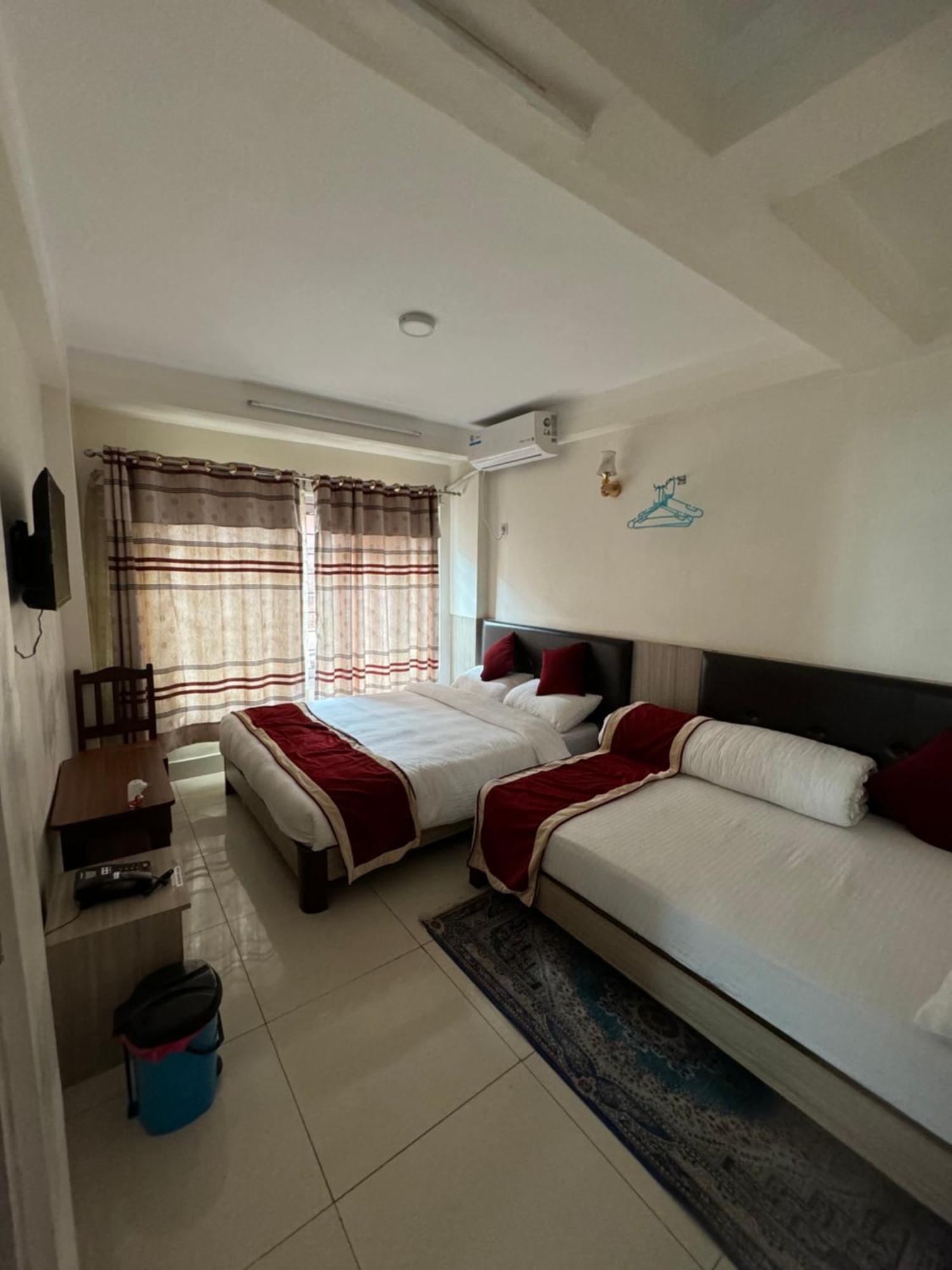 Om Bramha Hotel Katmandou Extérieur photo